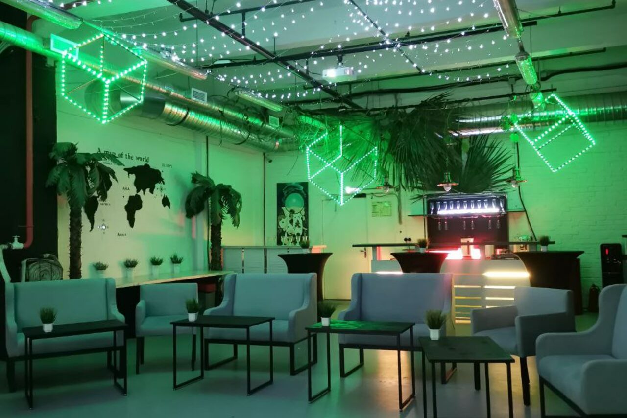 Арендовать Центр Событий. Яркий лофт для праздника 