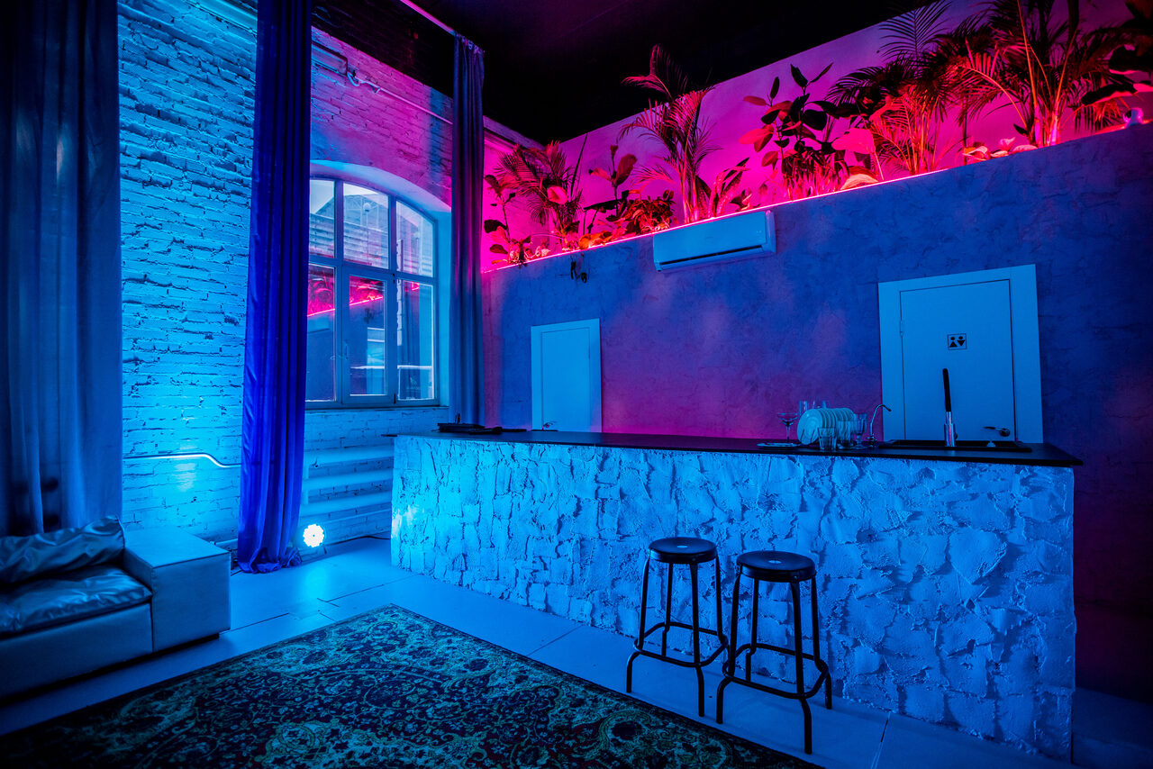 Арендовать Loft with a bar and a separate entrance