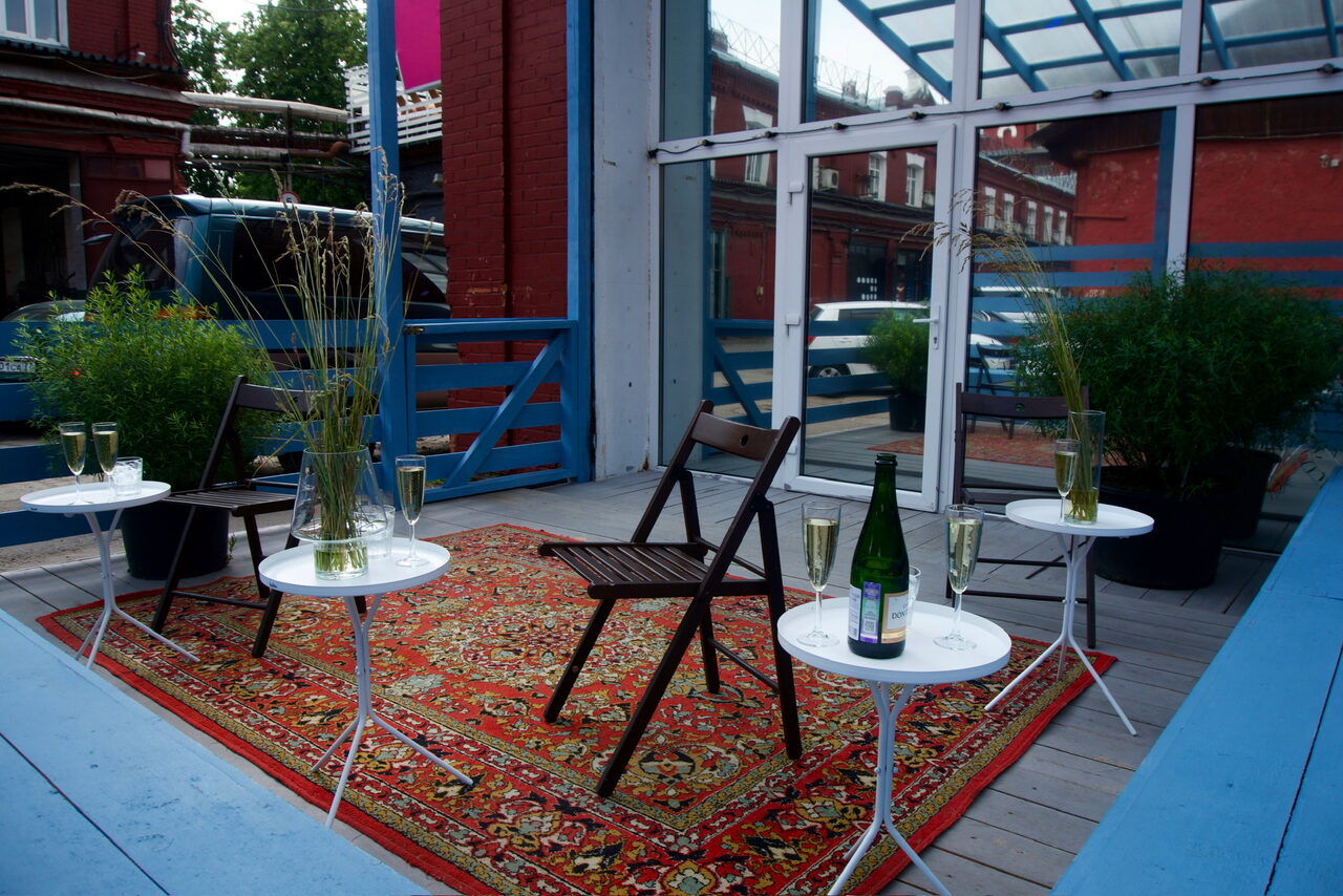 Арендовать Loft with a bar and a separate entrance