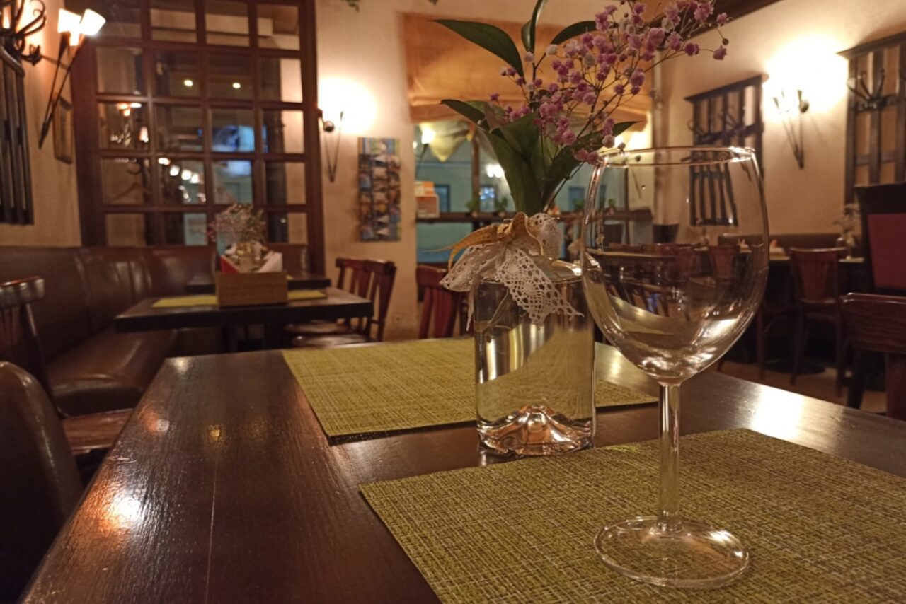 Арендовать Уютный лофт с камином в центре Москвы