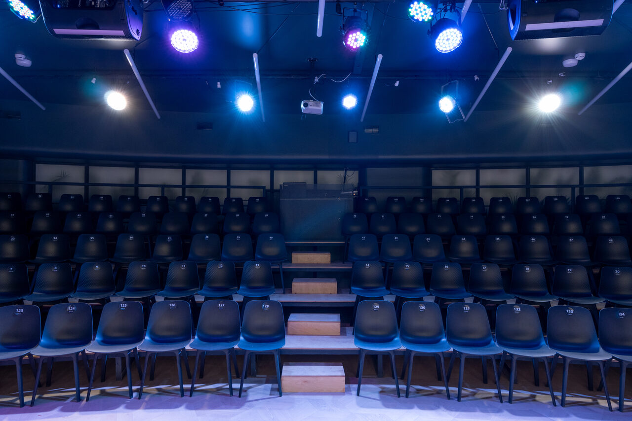 Арендовать Неоновое арт-пространство