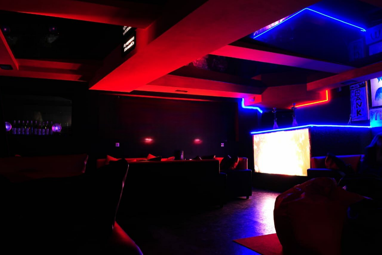 Арендовать Креативное пространство Dark Place Hookah 