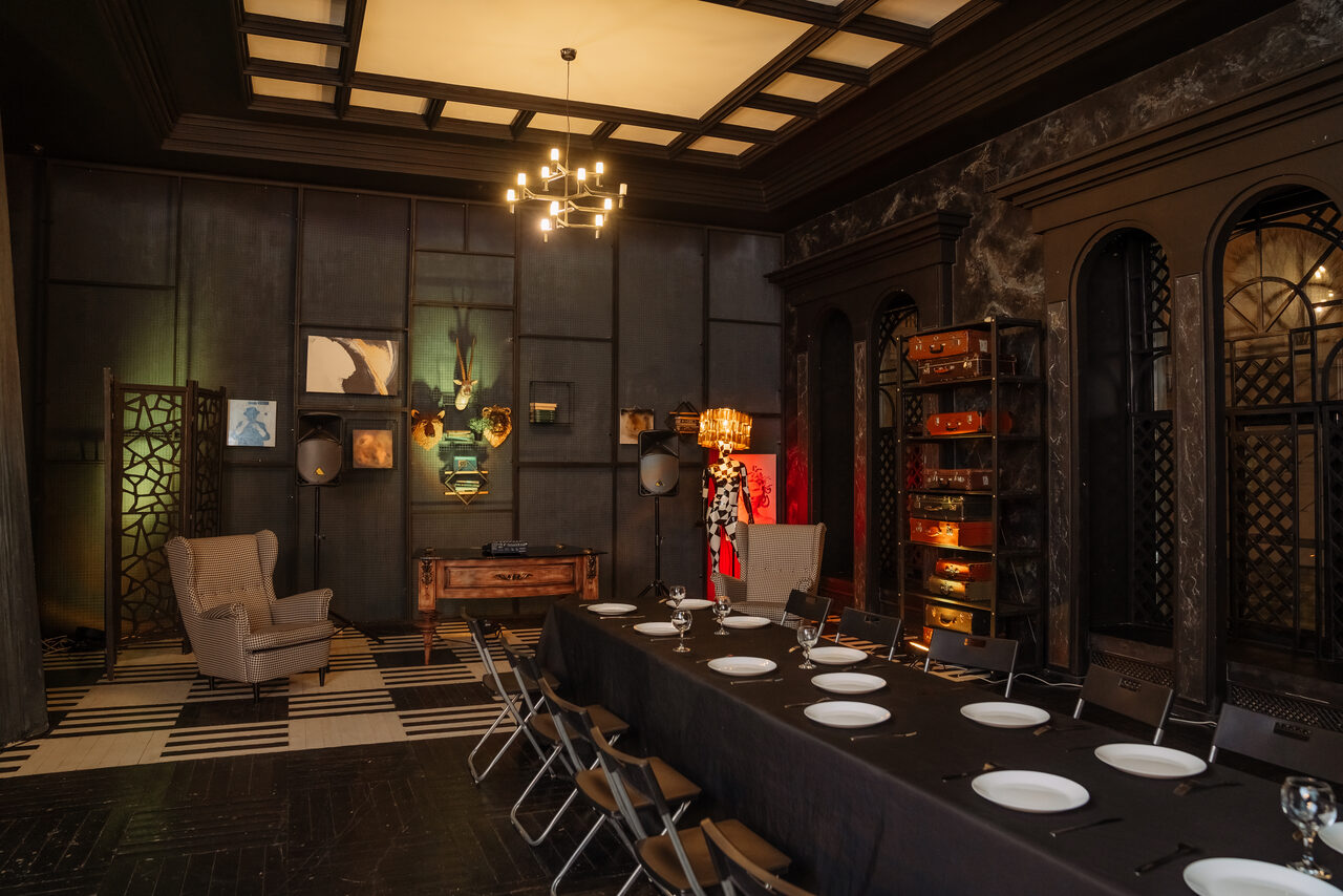 Арендовать Полигон. Чёрная классика  Изысканный зал