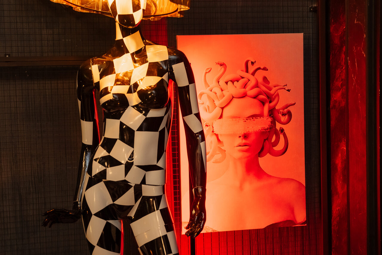 Арендовать Полигон. Чёрная классика  Изысканный зал