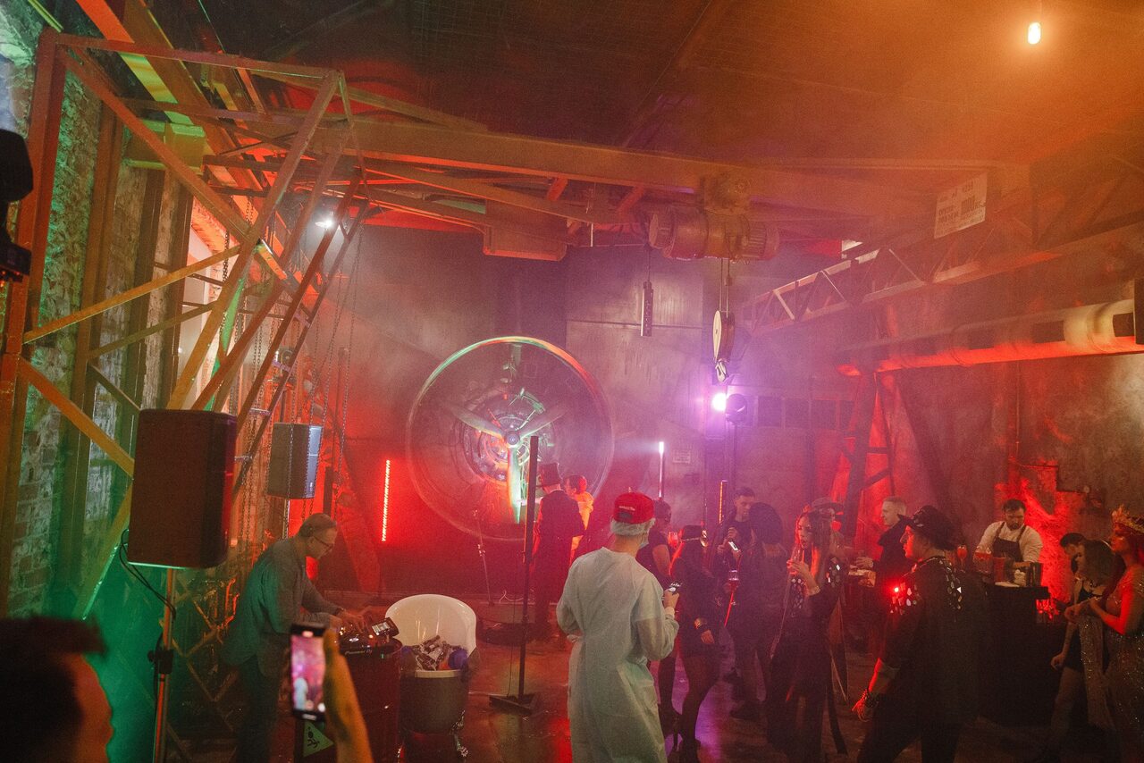 Арендовать Полигон. Фабрика Зал в стиле стимпанк