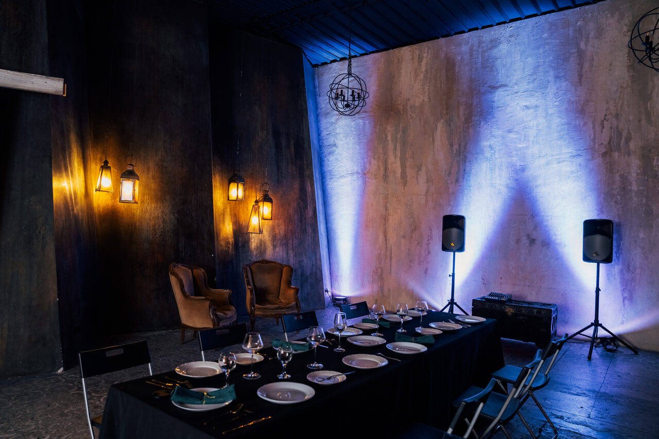 Арендовать Полигон. Текстурный зал Лофт с фактурными стенами