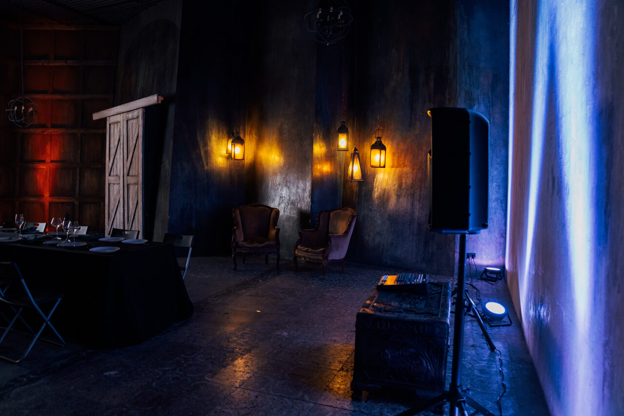 Арендовать Полигон. Текстурный зал Лофт с фактурными стенами