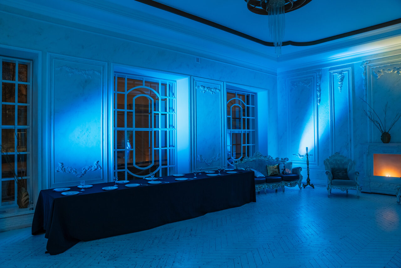 Арендовать Loft in classic style