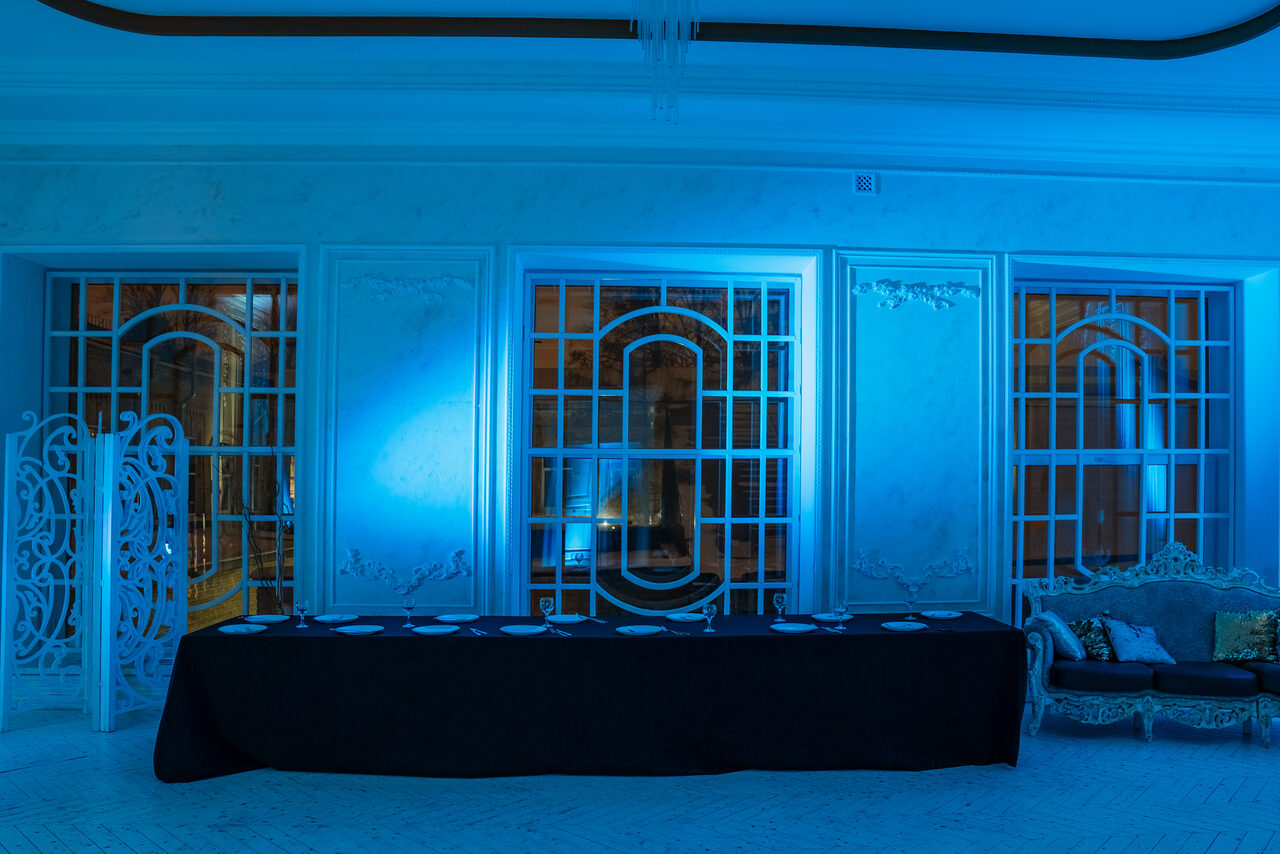 Арендовать Loft in classic style