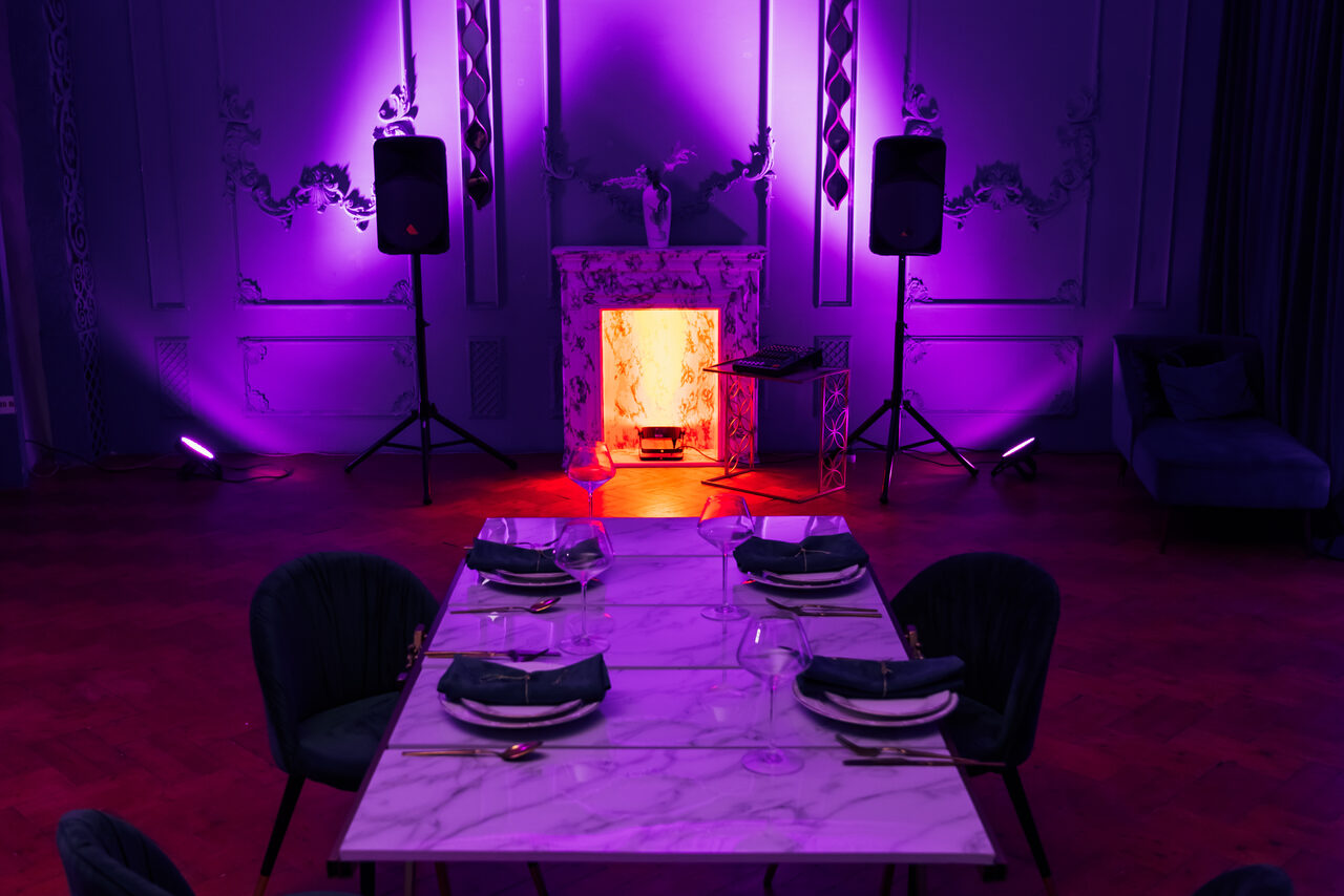 Арендовать Полигон. Эллен  Лазурный лофт