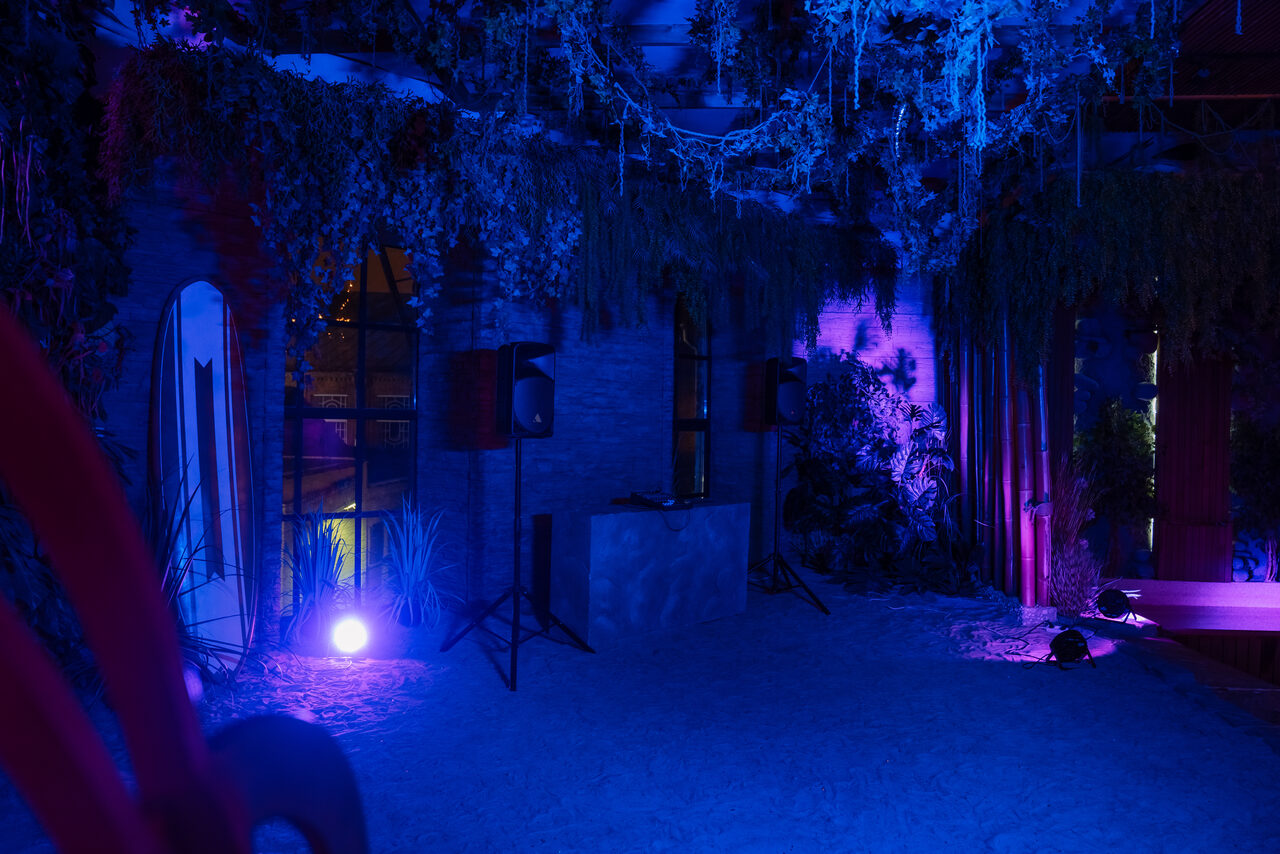 Арендовать Полигон. Бали  Тропический зал