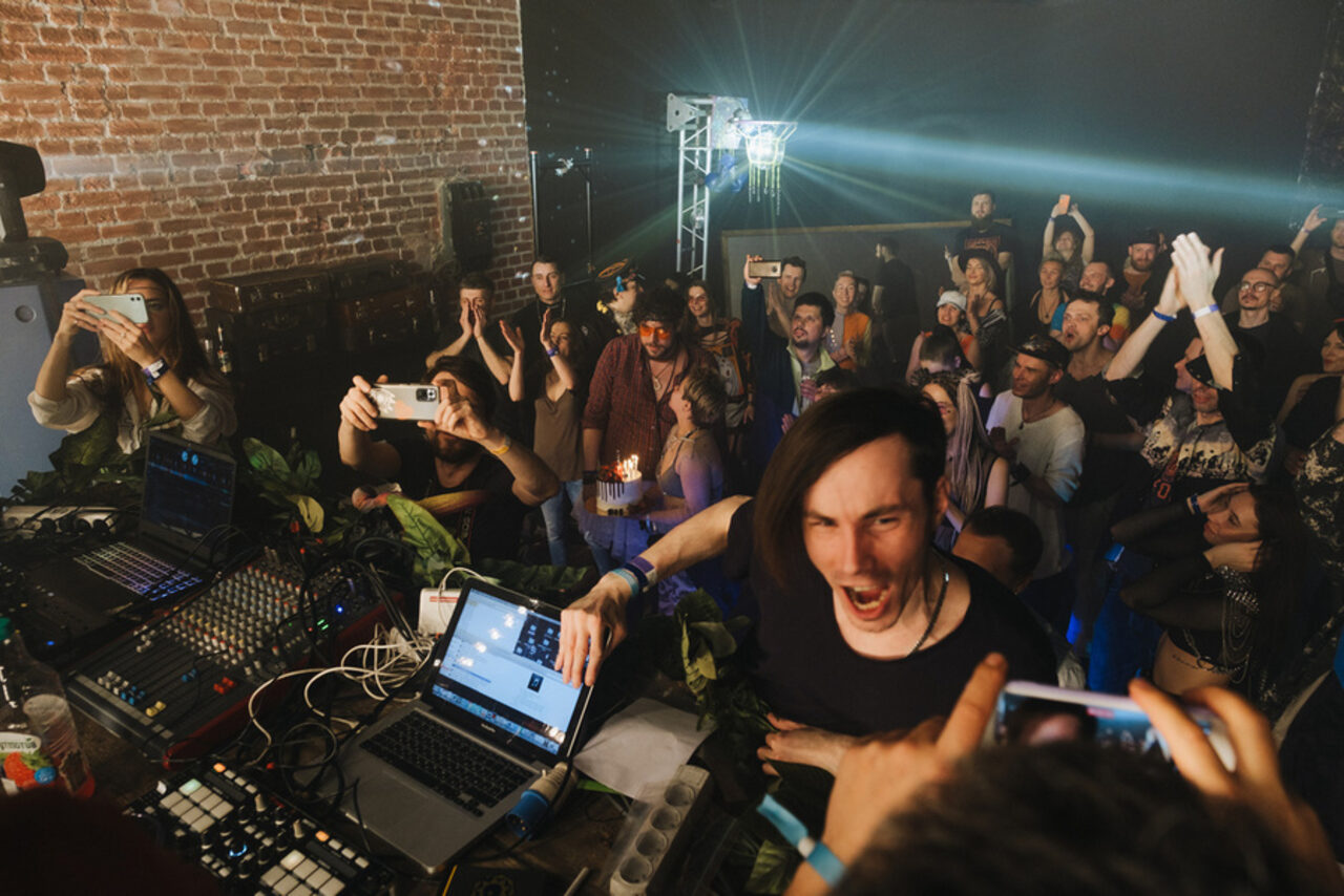 Арендовать Graf-Studio. Многофункциональное пространство со сценой