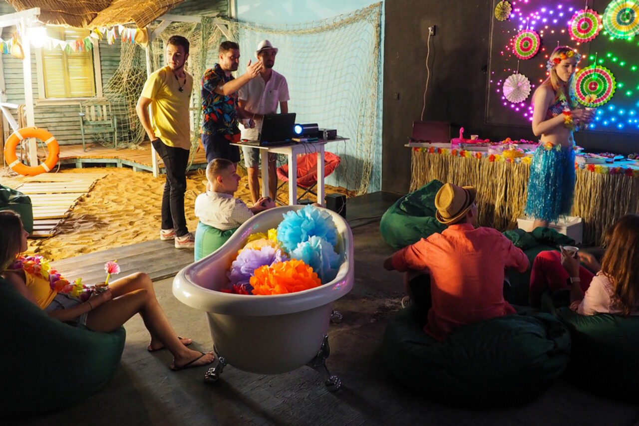 Арендовать Graf-Studio. Студия с морским песком и водопадом