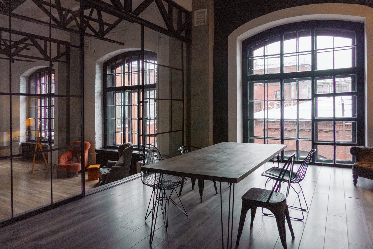 Арендовать Modern room in a loft style