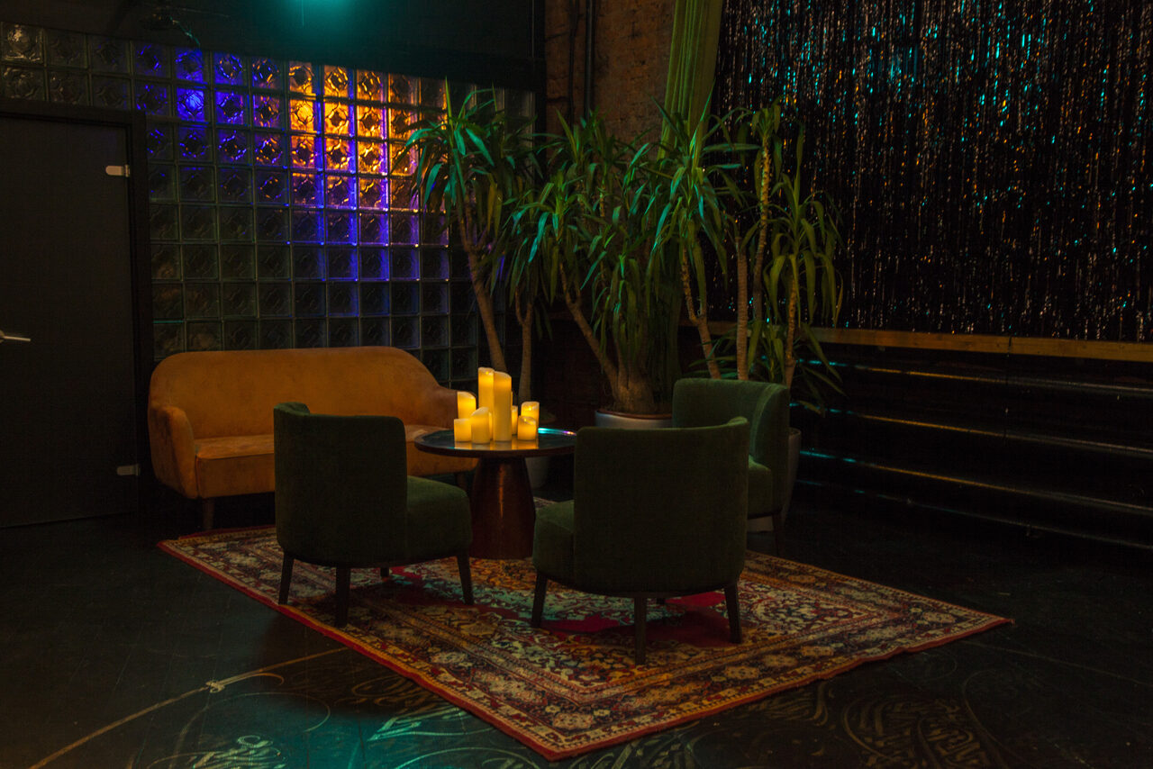 Арендовать Двухэтажный лофт со студией звукозаписи