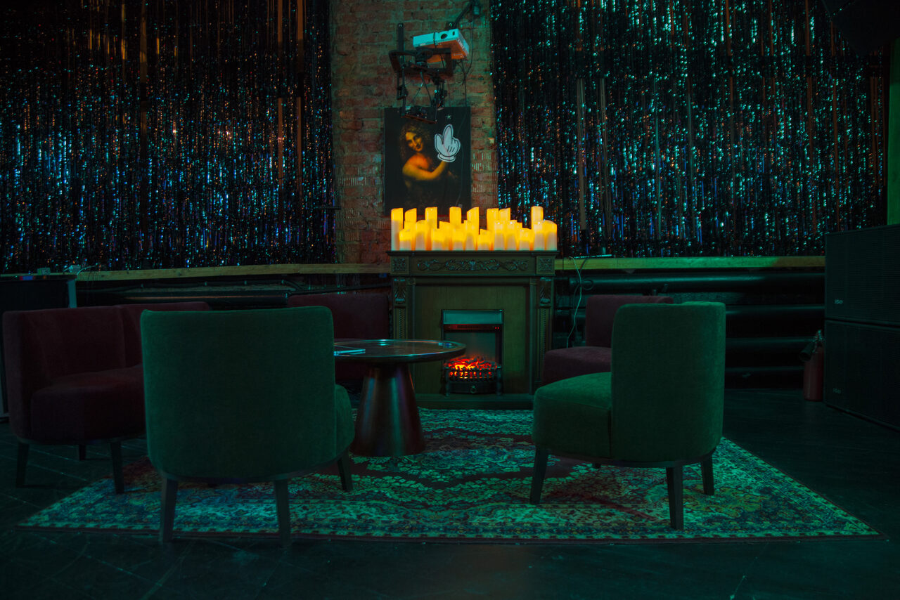 Арендовать Двухэтажный лофт со студией звукозаписи