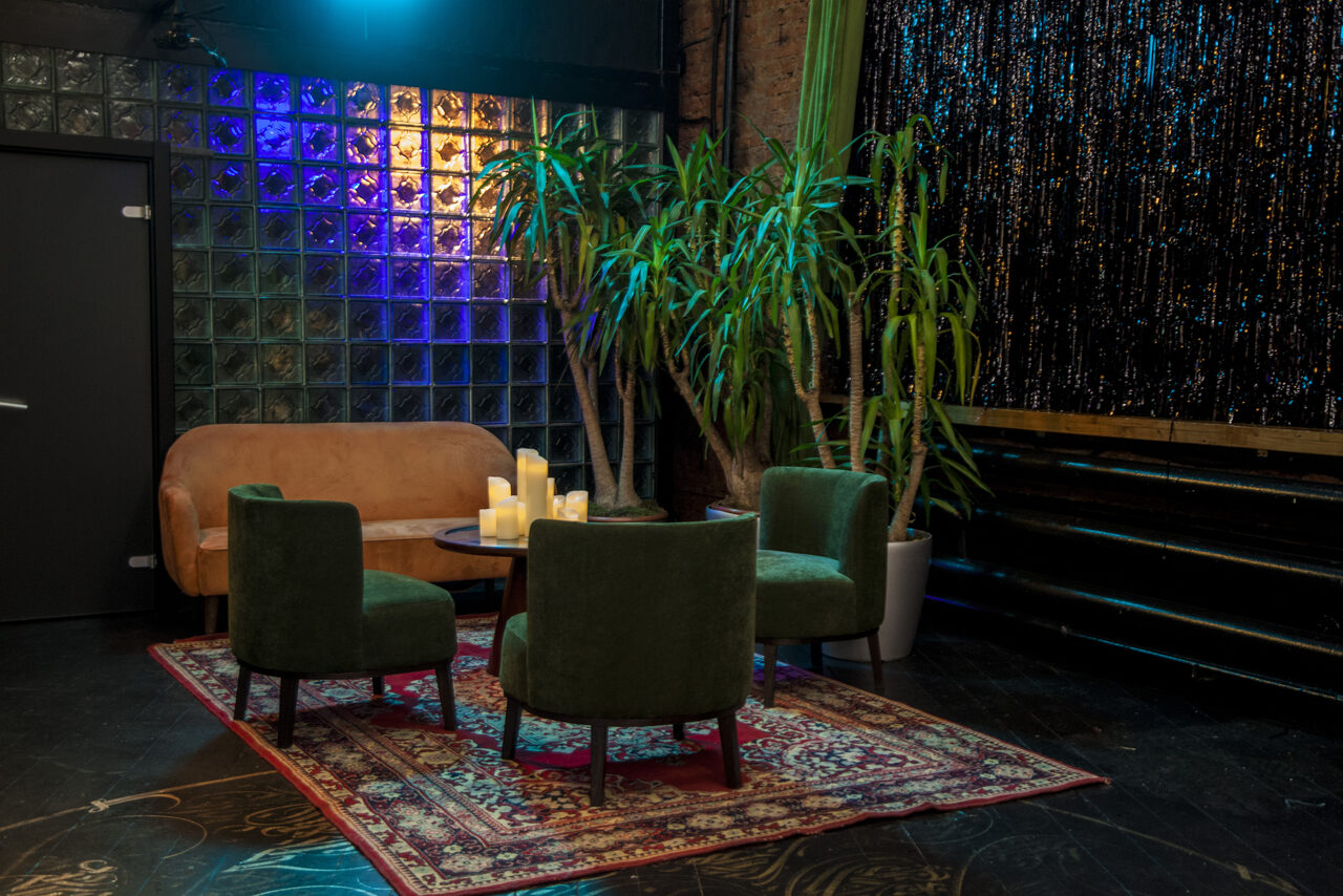 Арендовать Двухэтажный лофт со студией звукозаписи