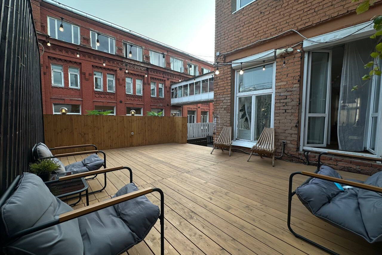 Арендовать Cloud Nine. Лофт с террасой на мансардном этаже