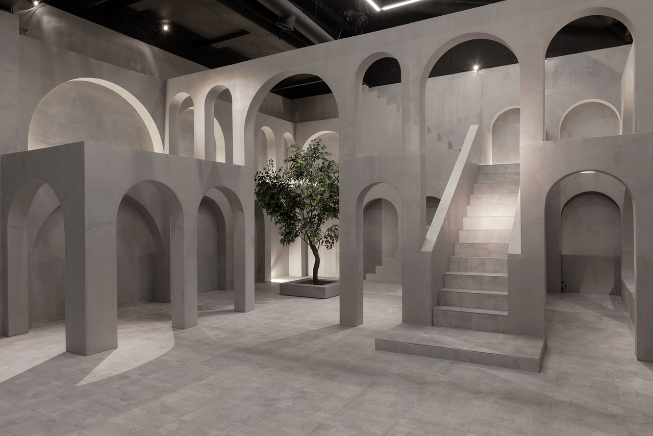 Арендовать Cross Studio. Зал Эшер