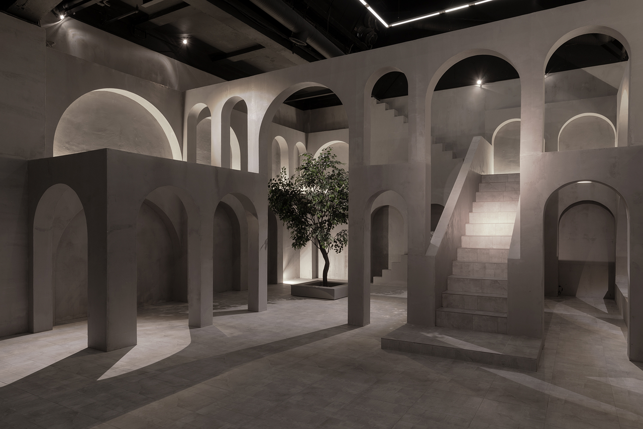 Арендовать Cross Studio. Зал Эшер