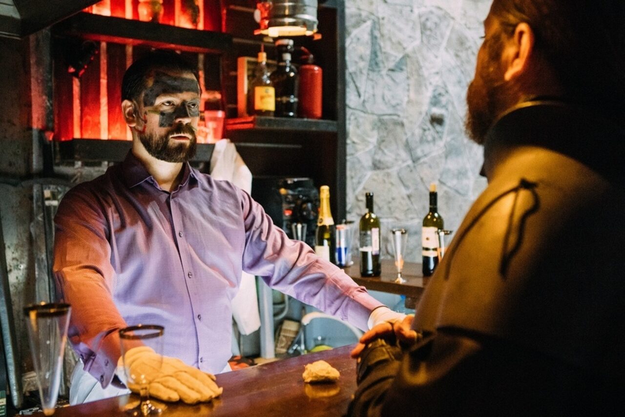 Арендовать Graf-Studio. Двухуровневый лофт с барной стойкой