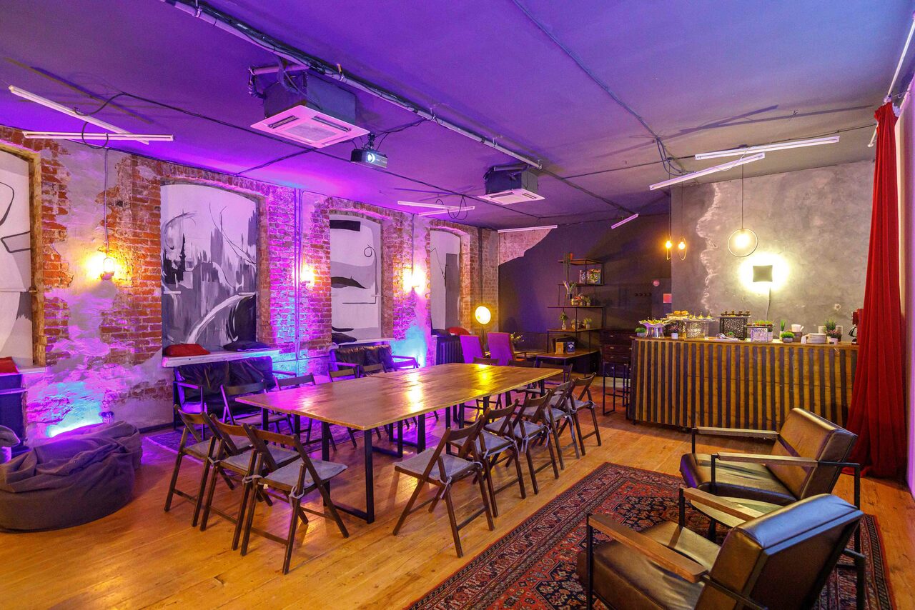 Арендовать Citrus Hall. Grapefruit в старинном особняке 19 века