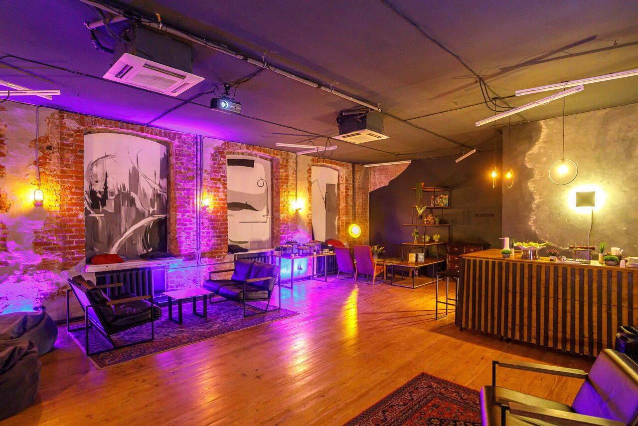 Арендовать Citrus Hall. Grapefruit в старинном особняке 19 века