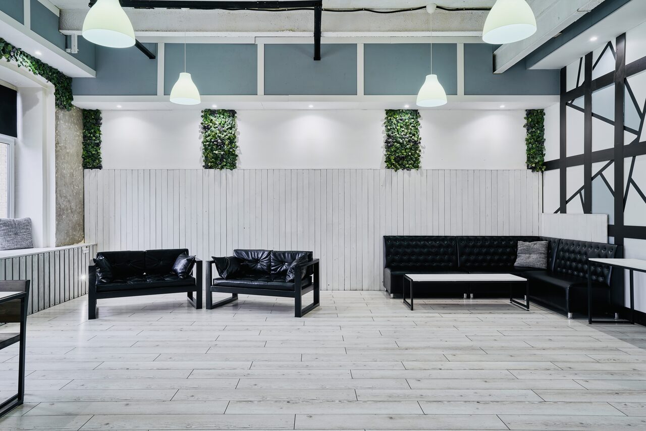 Арендовать Компас. Белый лофт