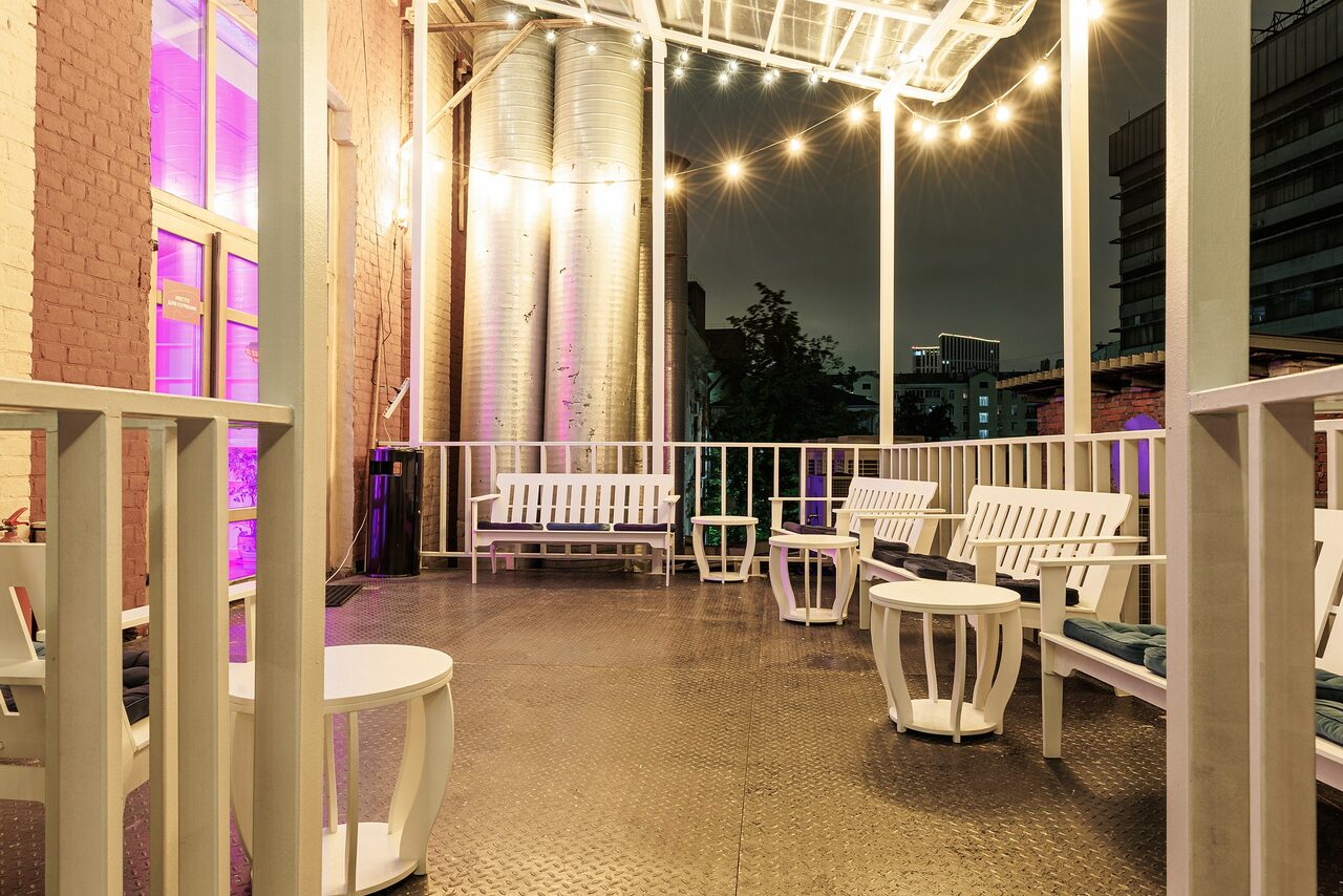 Арендовать Лофт IDEALISTA. Просторный двухуровневый лофт