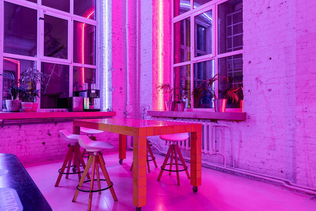 Арендовать Лофт IDEALISTA. Просторный двухуровневый лофт