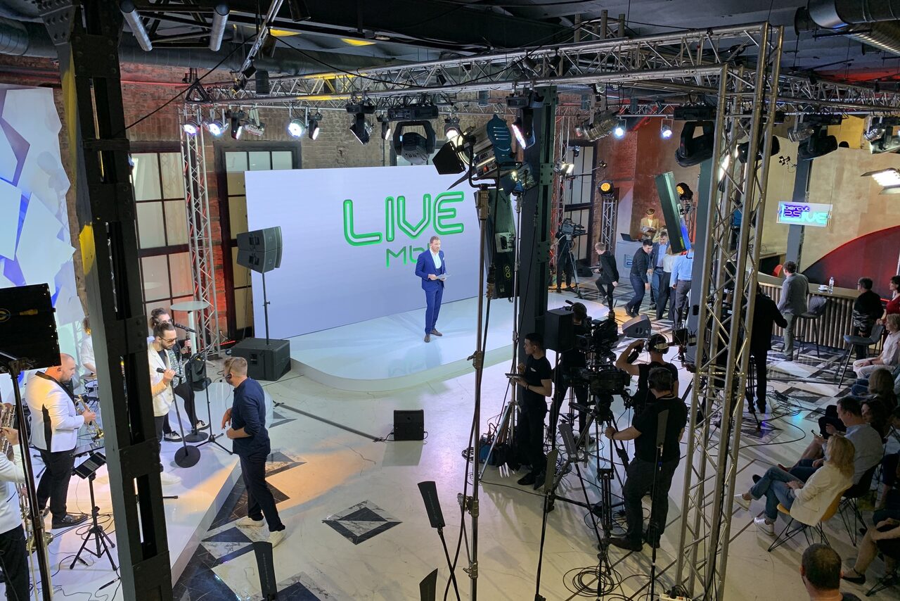 Арендовать Sala banchetti con decorazioni di design 