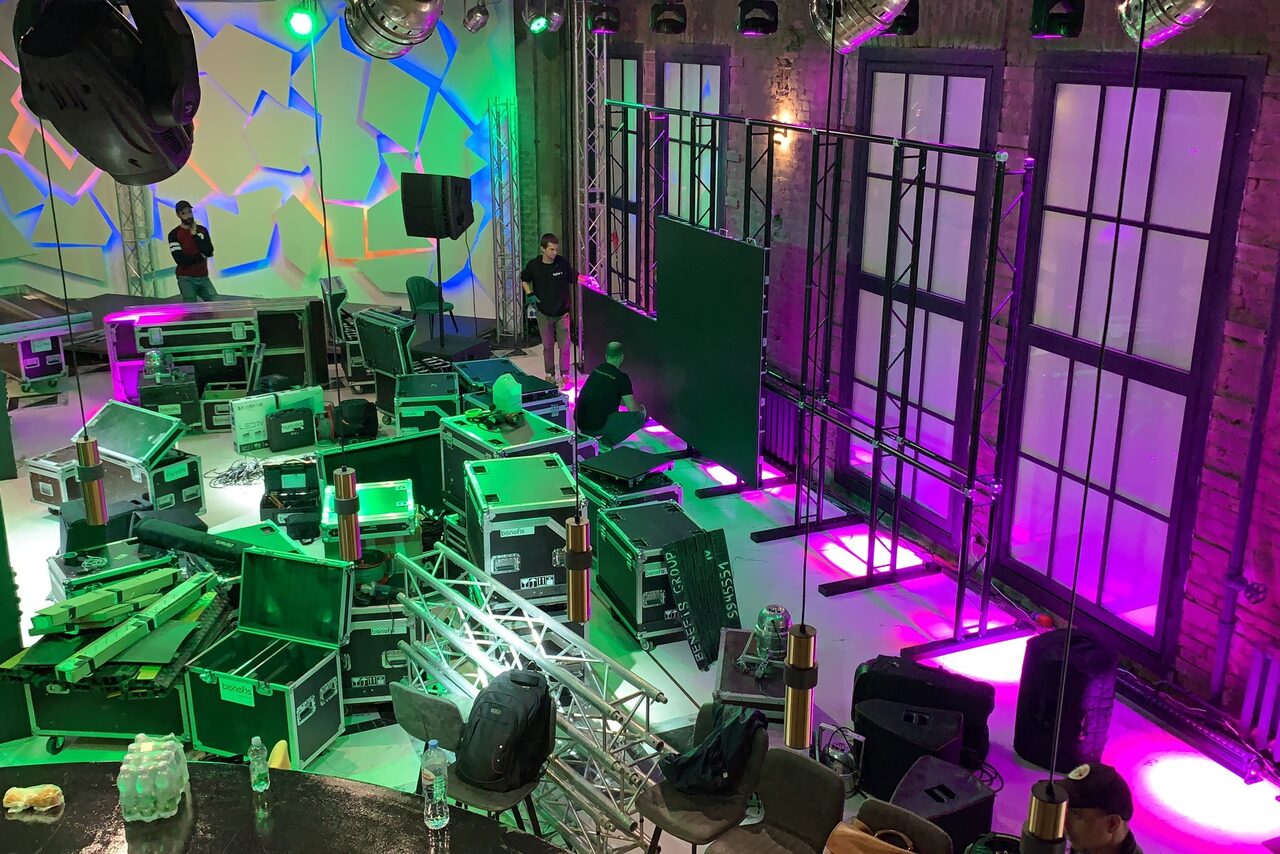 Арендовать Sala banchetti con decorazioni di design 