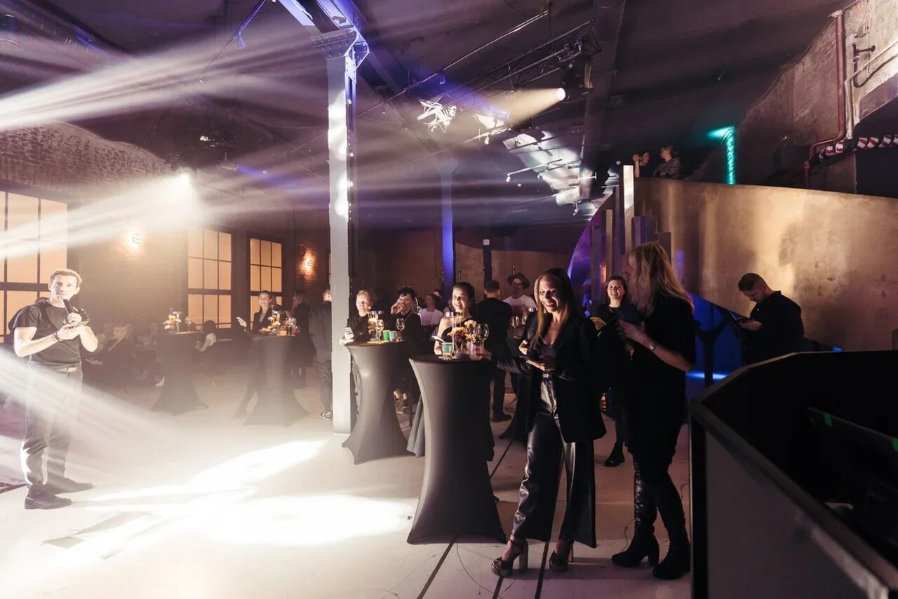 Арендовать Sala banchetti con decorazioni di design 