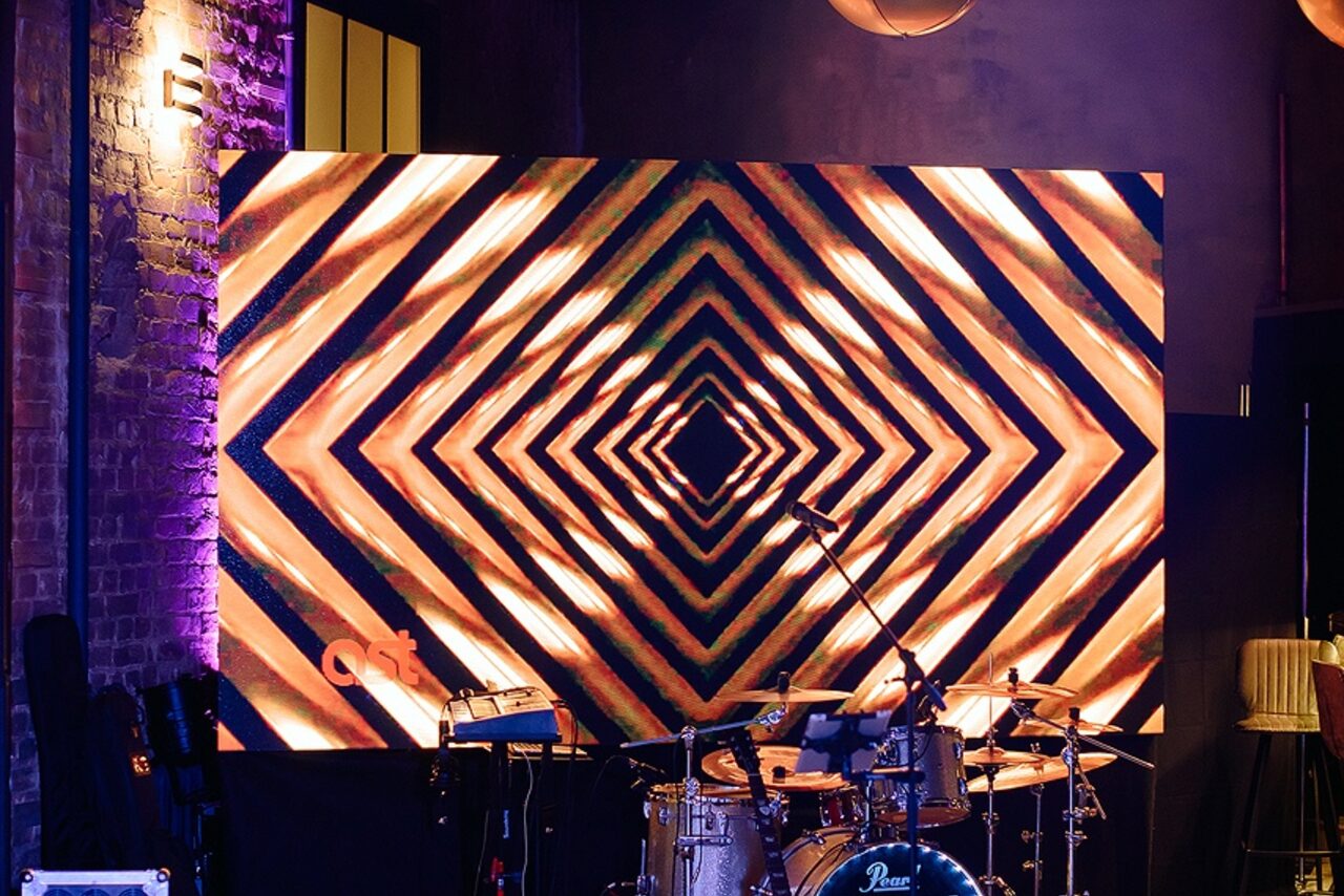 Арендовать Sala banchetti con decorazioni di design 