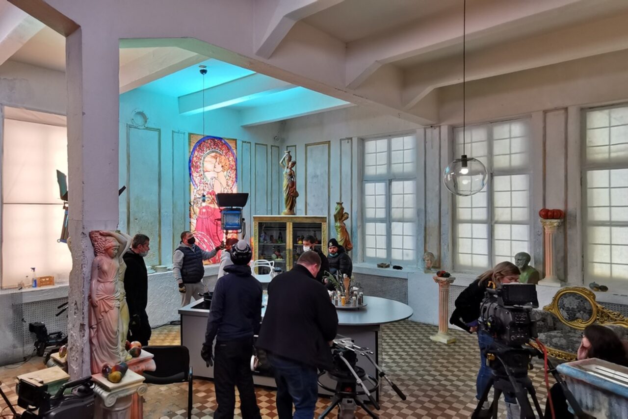 Арендовать Graf-Studio. Светлый стилизованный лофт