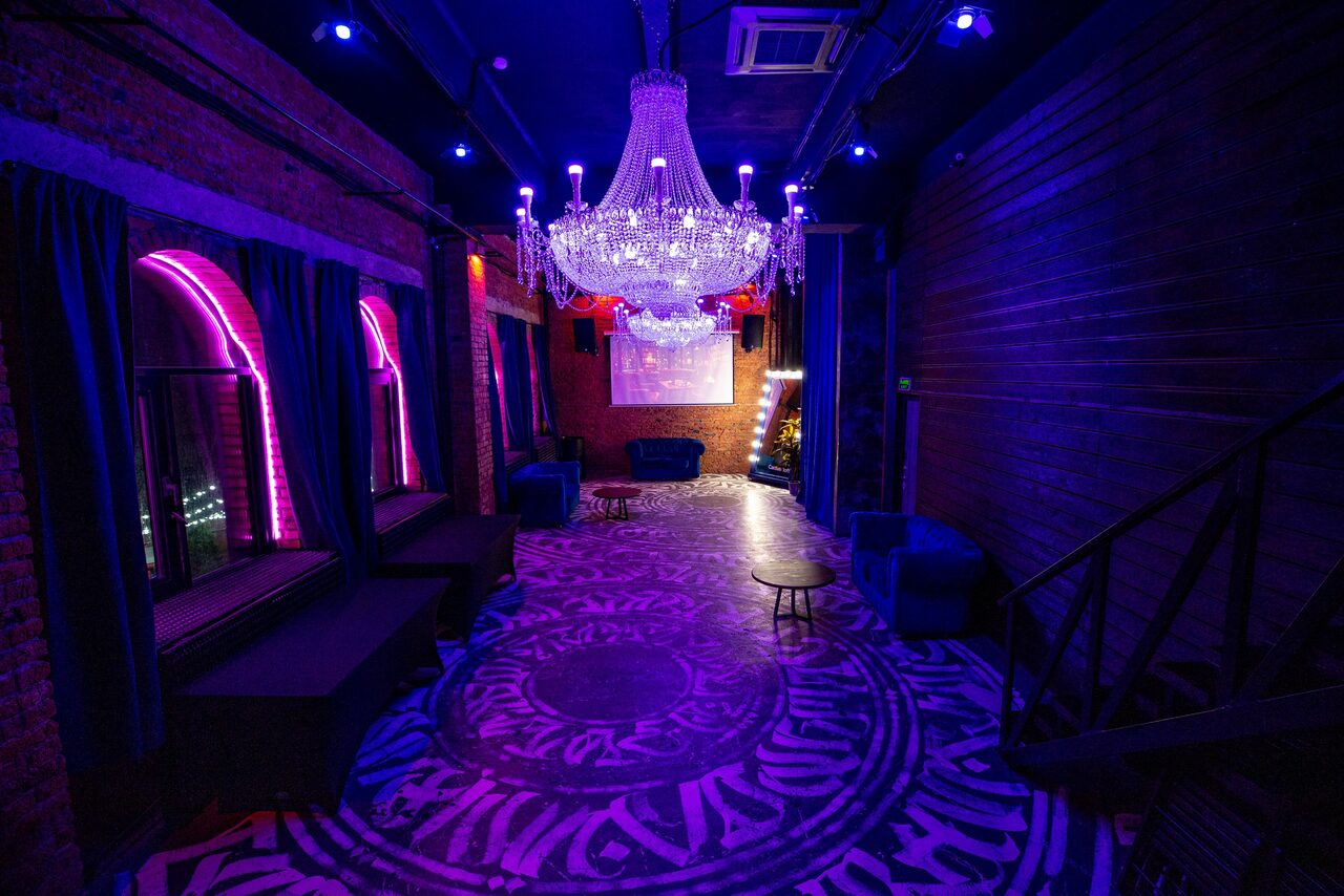 Арендовать Двухуровневый лофт в арт-пространстве