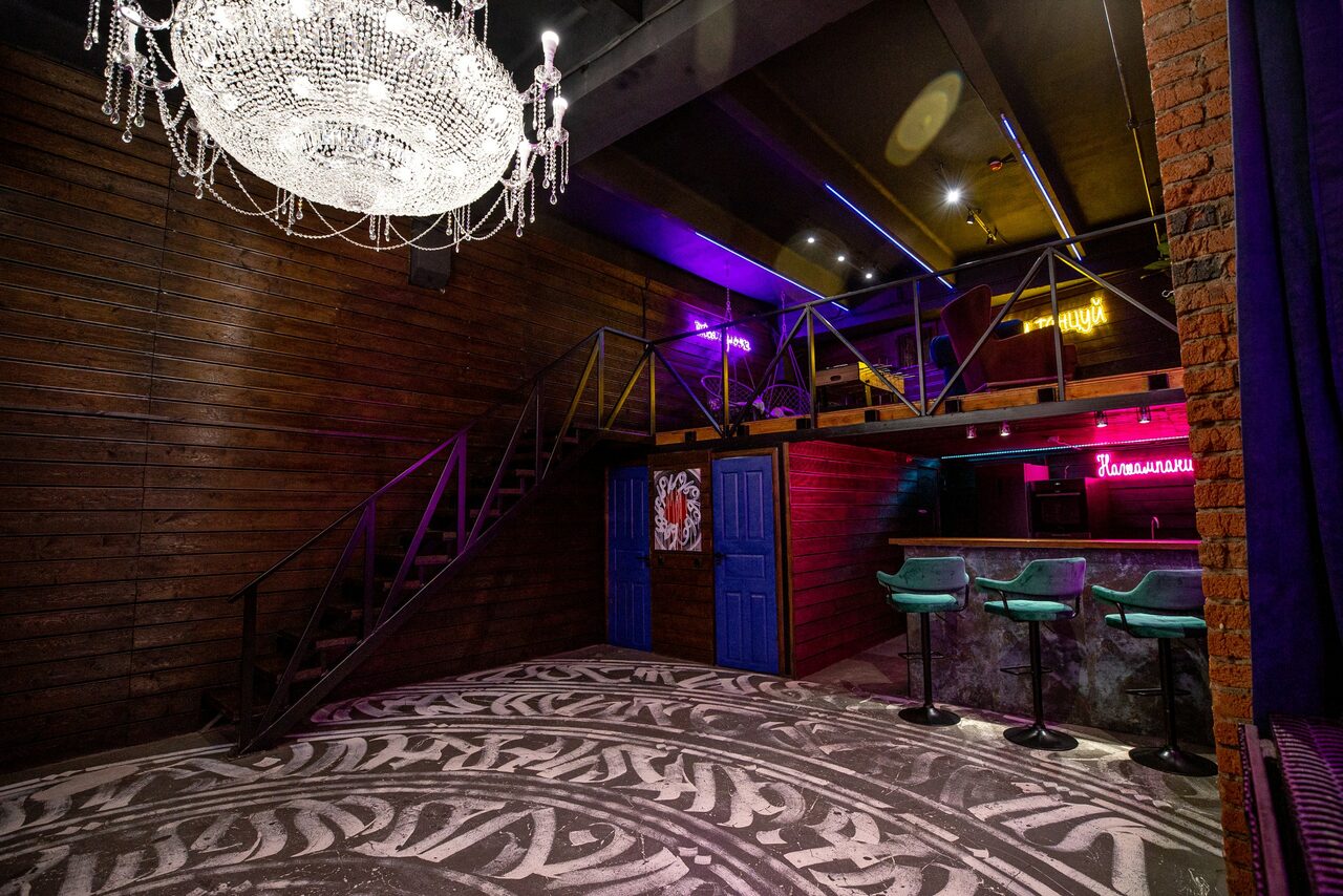 Арендовать Двухуровневый лофт в арт-пространстве