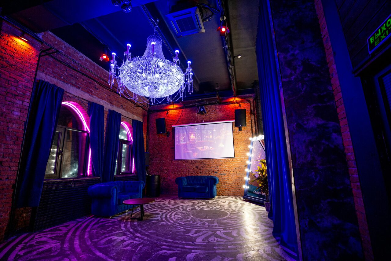 Арендовать Двухуровневый лофт в арт-пространстве