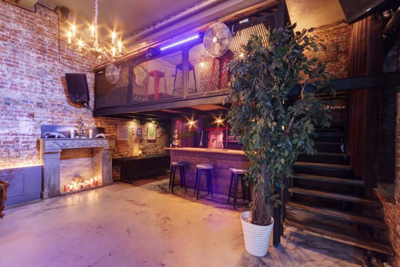 Арендовать Krov Loft. Двухуровневый кирпичный лофт с верандой