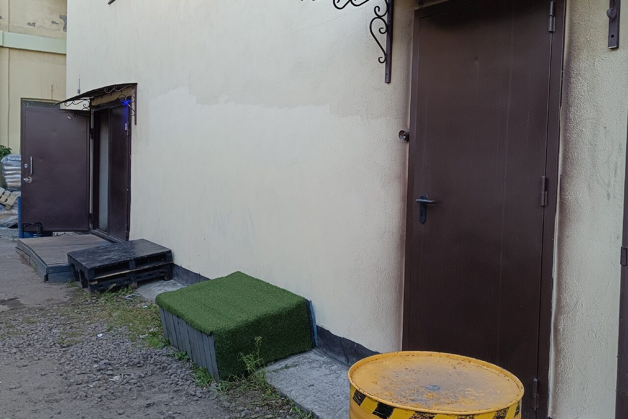 Арендовать Двухъярусный лофт с ярким дизайном