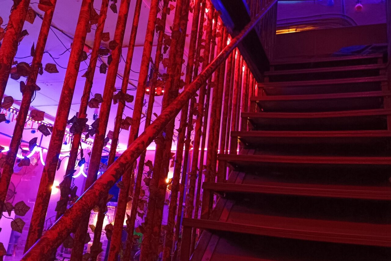 Арендовать Двухъярусный лофт с ярким дизайном