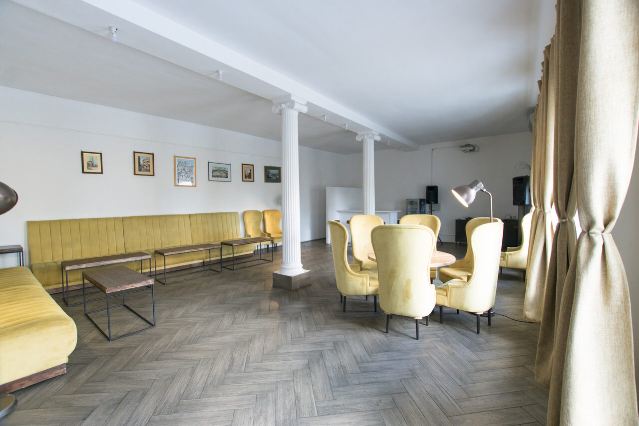 Арендовать Loft80sq.m. for lectures, meetings, master classes, photo sessions