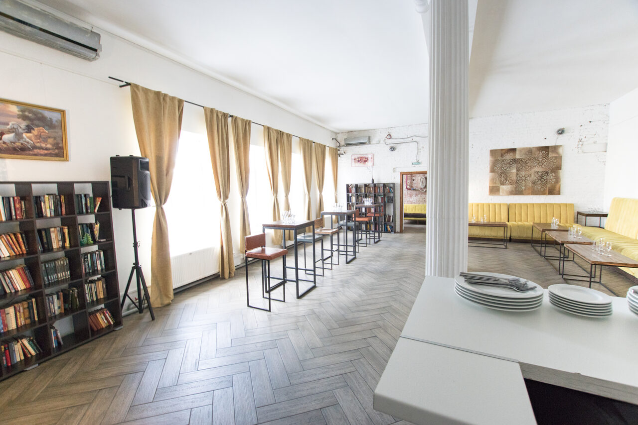 Арендовать Loft80sq.m. for lectures, meetings, master classes, photo sessions