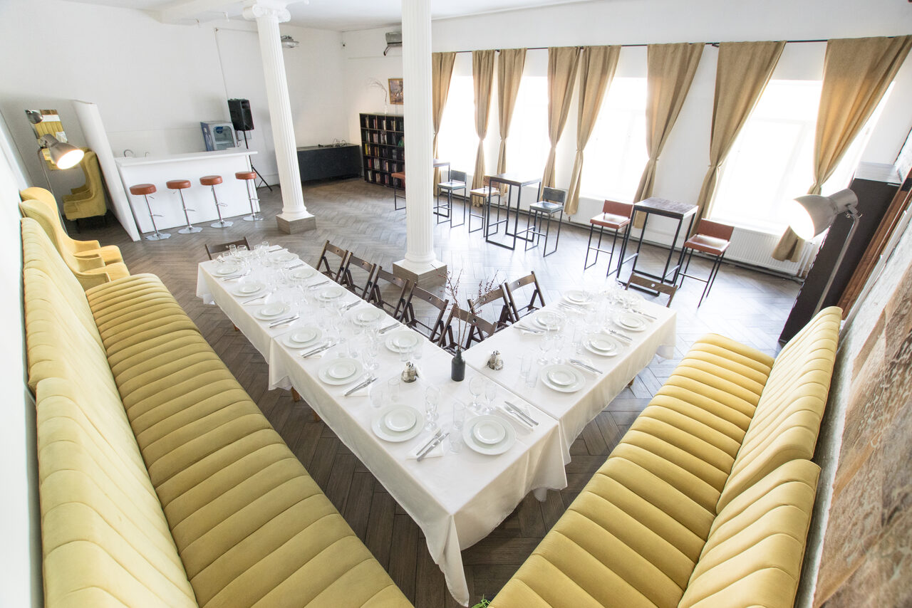 Арендовать Loft80sq.m. for lectures, meetings, master classes, photo sessions