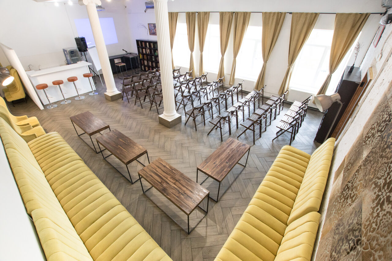 Арендовать Loft80sq.m. for lectures, meetings, master classes, photo sessions