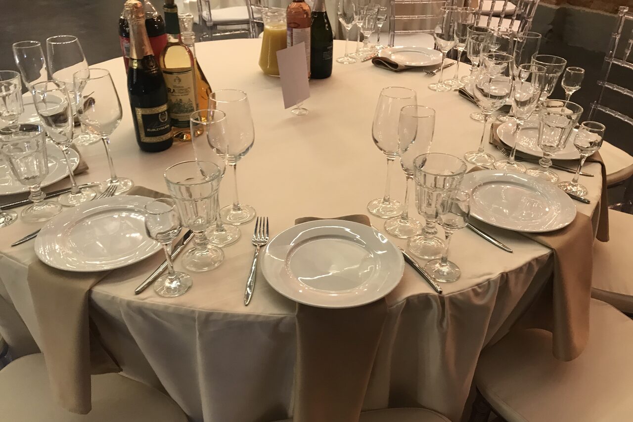 Арендовать Хаянис Холл