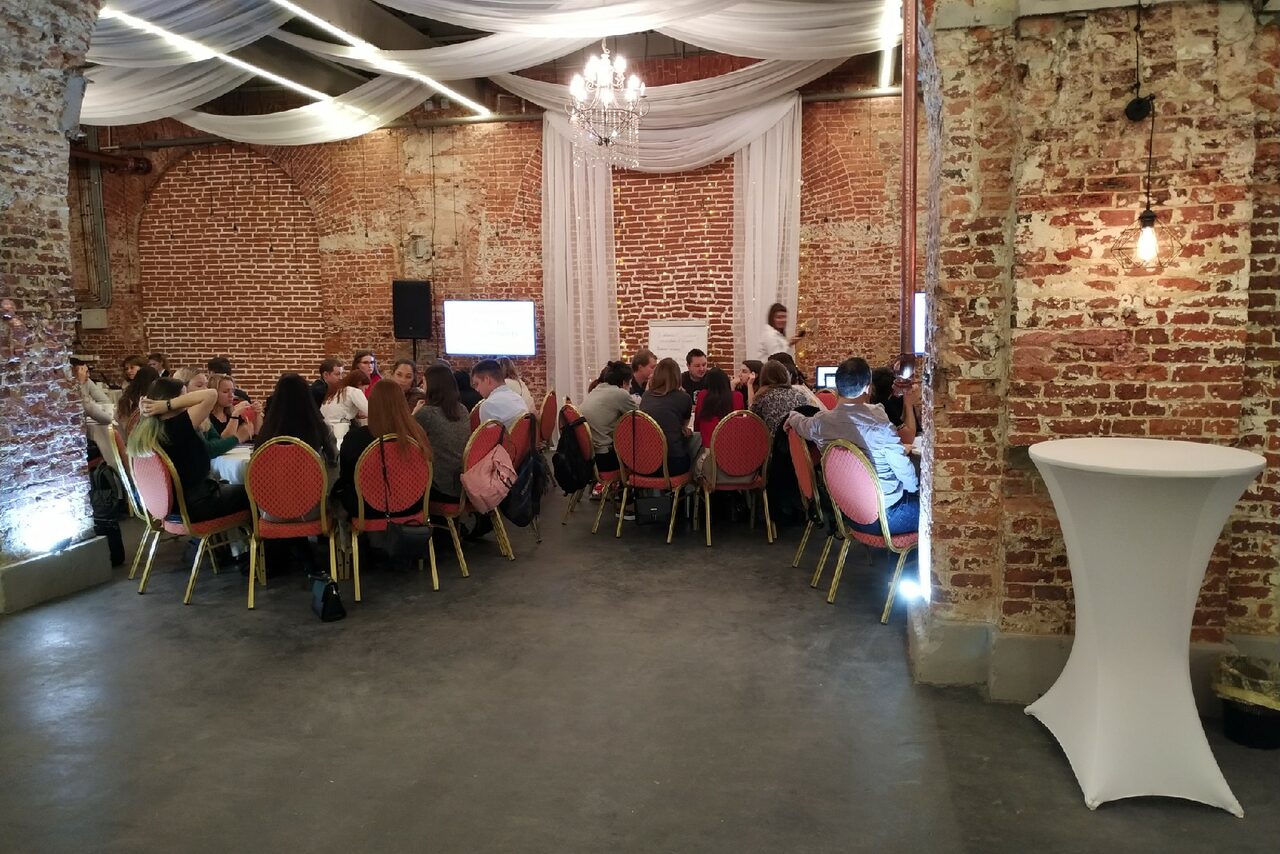 Арендовать Хаянис Холл