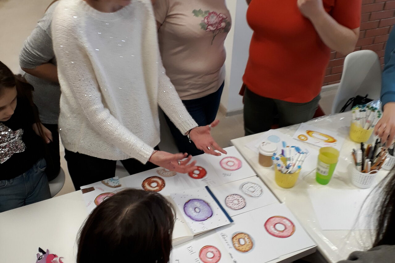 Арендовать Lounge space with cafe