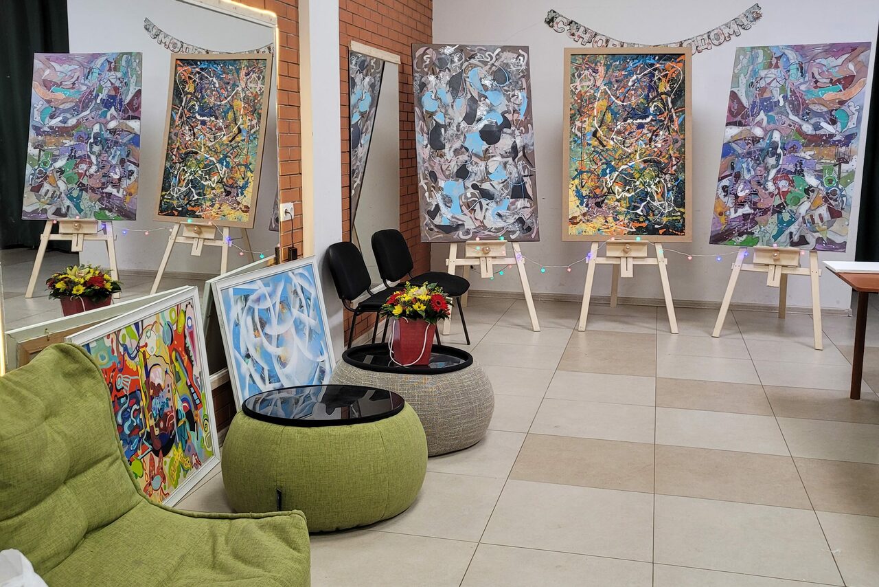 Арендовать Lounge space with cafe