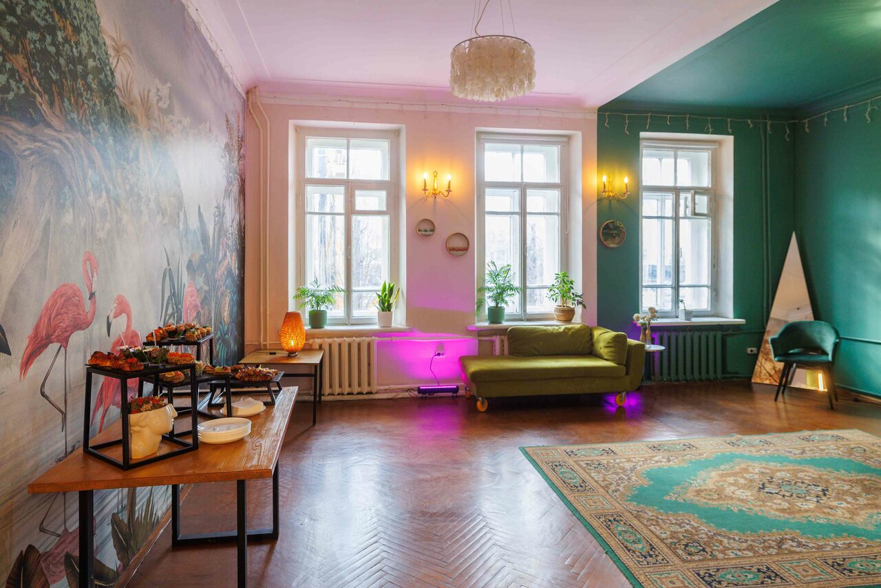 Арендовать Citrus Hall. Mandarin в старинном особняке